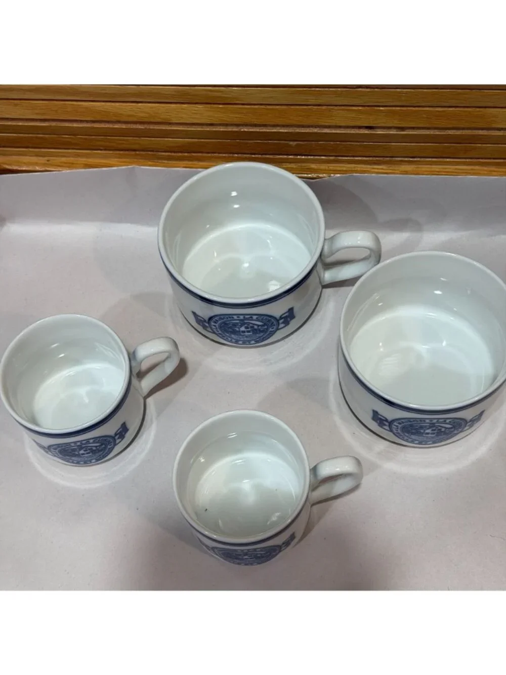 Vintage La Maison Roshco 4-Piece Set Belle et Bonne 2 Coffee 2 Demitasse Cups